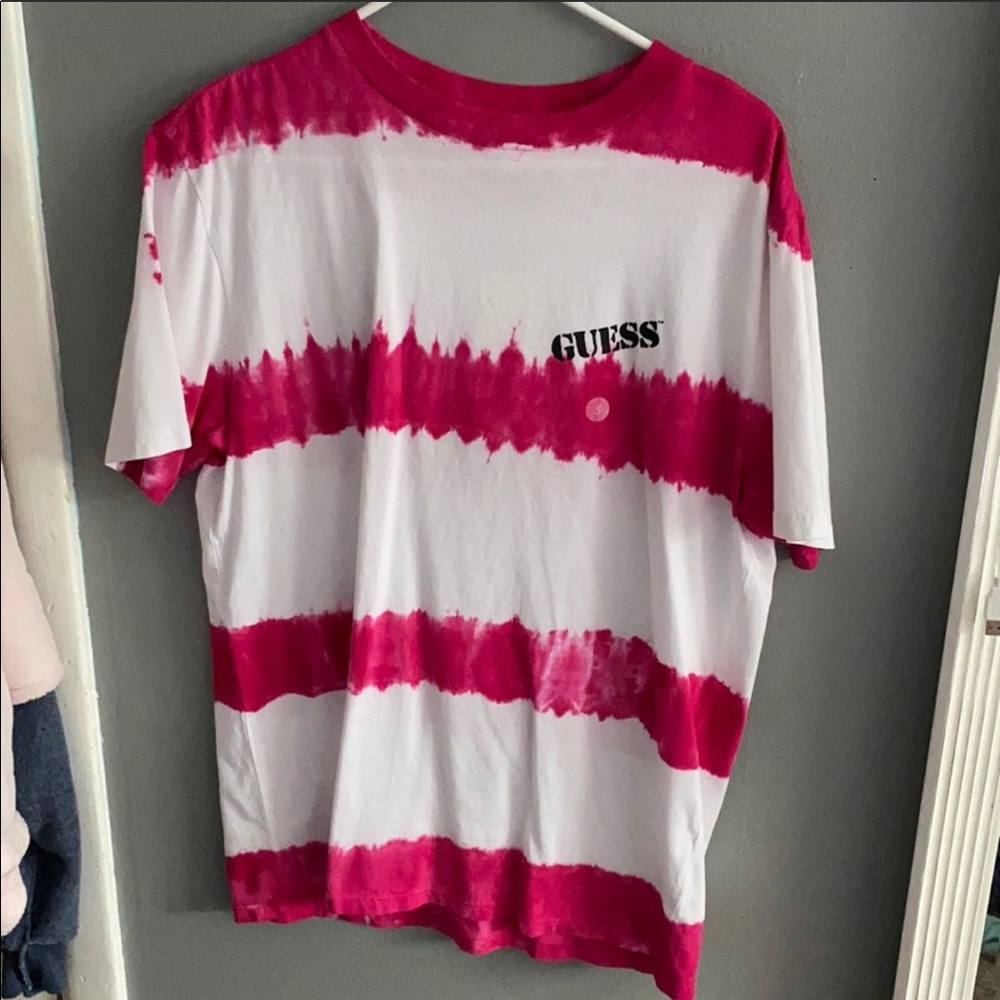 Nwt Guess tee - Picture 2 of 6